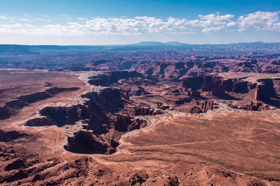 Asi jsme si měli dát před výletem do Canyonlands kávu, vypadá to vlastně docela suprově