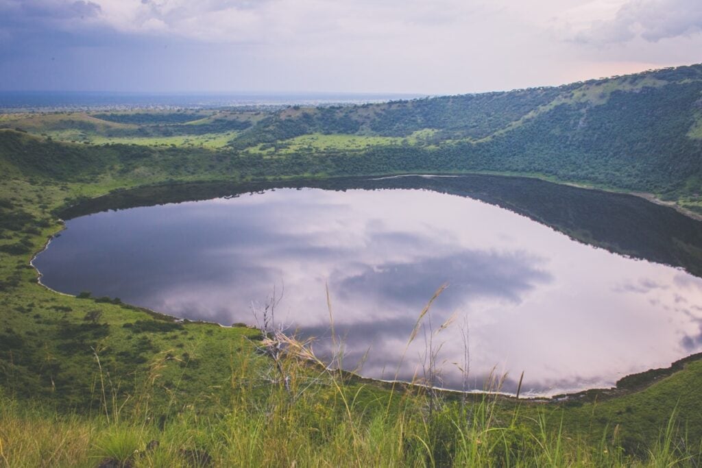 Kráterové jezero