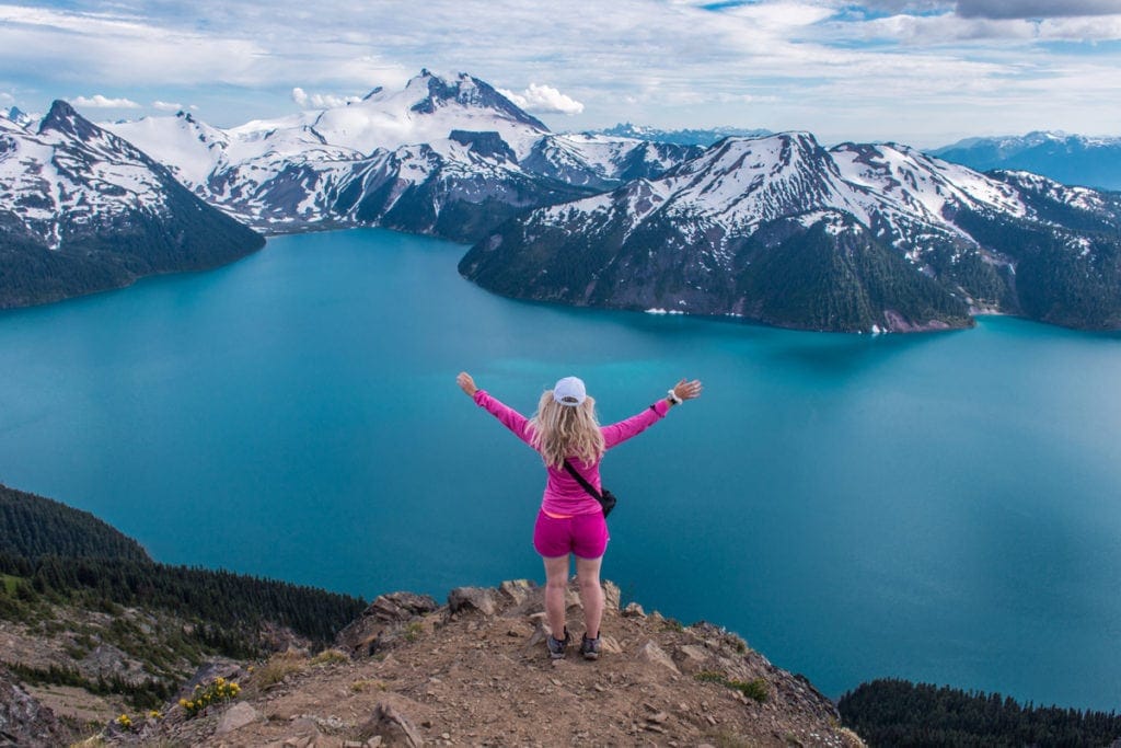 Garibaldi Lake z vrchu, může být něco úchvatnějšího? Nejkrásnější místa v západní Kanadě
