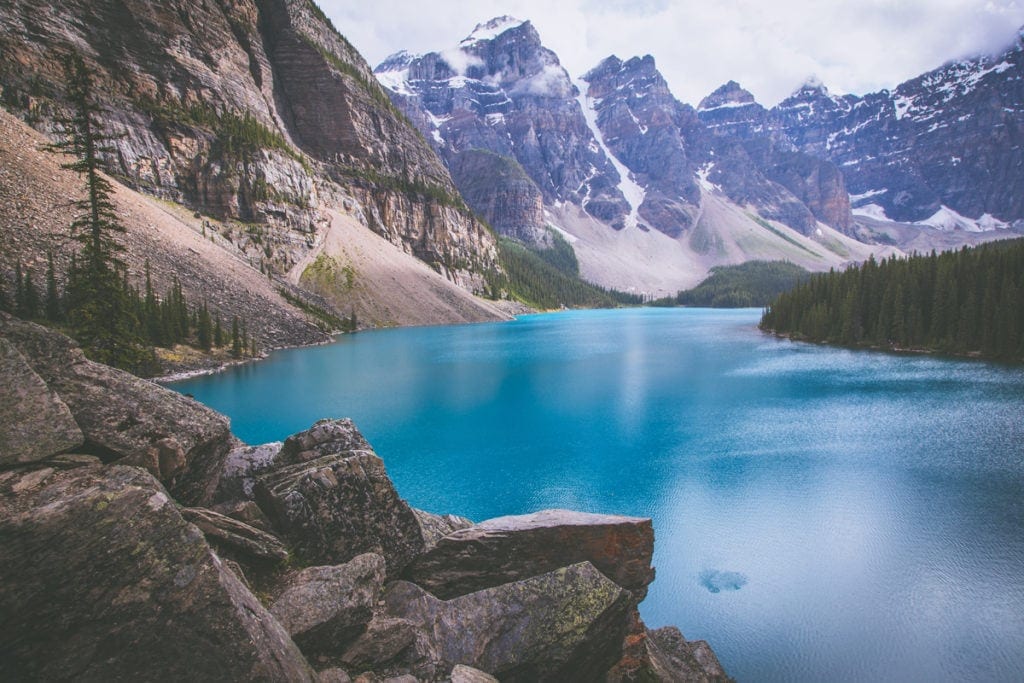 Je důvod, proč je Moraine Lake jednou z hlavních atrakcí v Banff National Parku