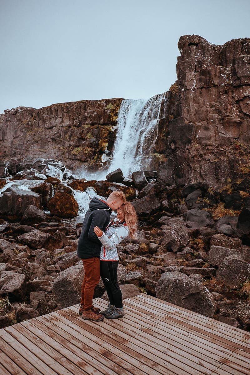 Wycieczka objazdowa po Islandii: Spacer do wodospadów