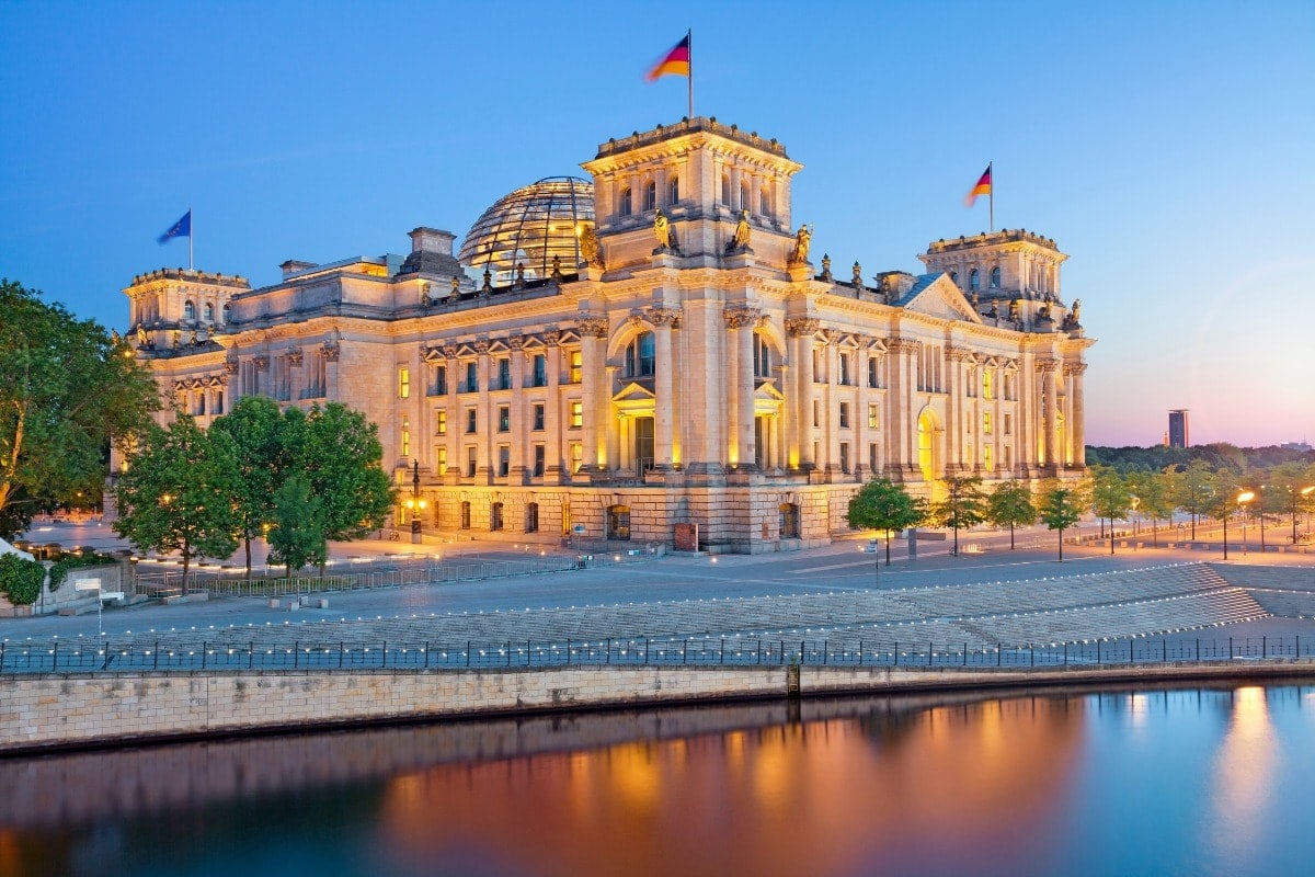 sídlo německému parlamentu