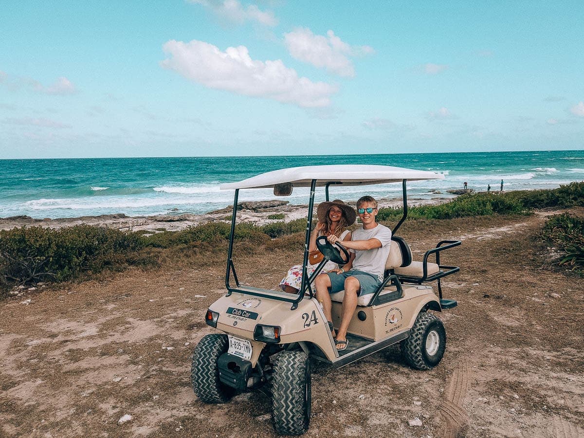 Golfový vozík je na ostrove Isla Mujeres nevyhnutnosťou