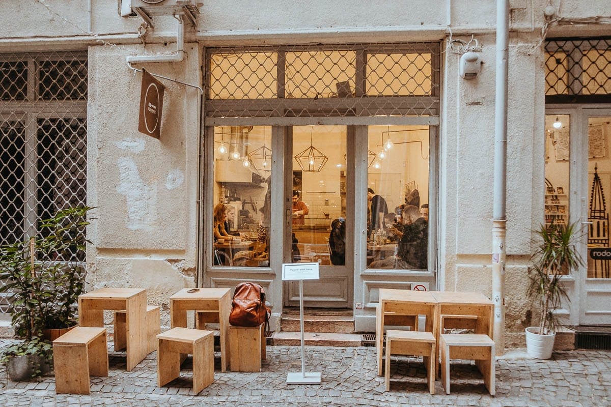 Kontakt z kawiarnią w Budapeszcie