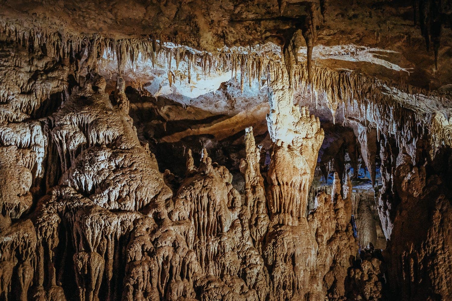 Prometheova jaskyňa zvnútra